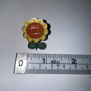 Flower Number Sign Pin Brooch
